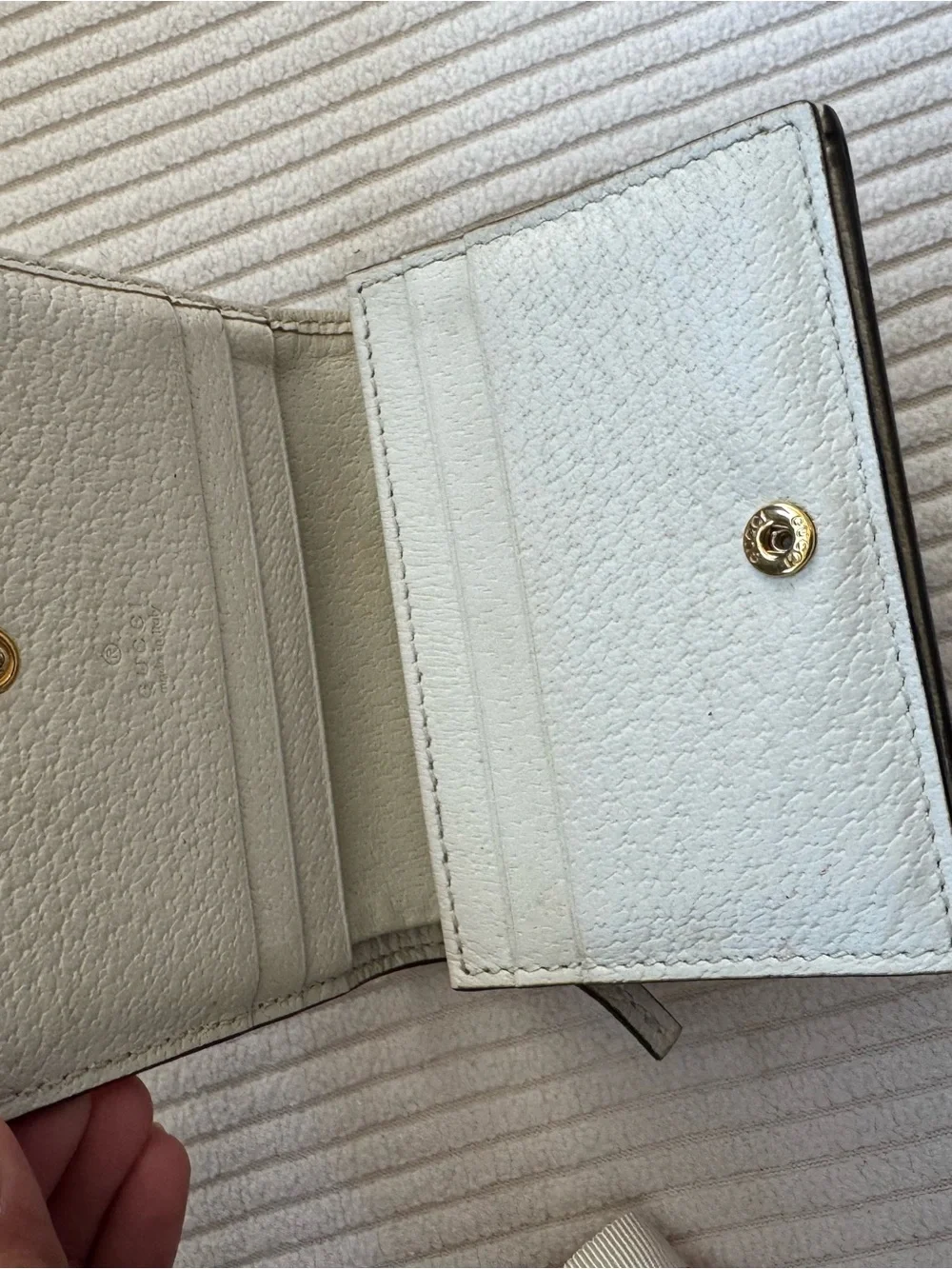 Gucci Cream Marmont GG Leather Mini Wallet with Red and Navy Web - Picture 3 of 4